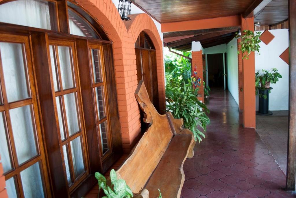 Hotel Jackie'S House Puntarenas Buitenkant foto