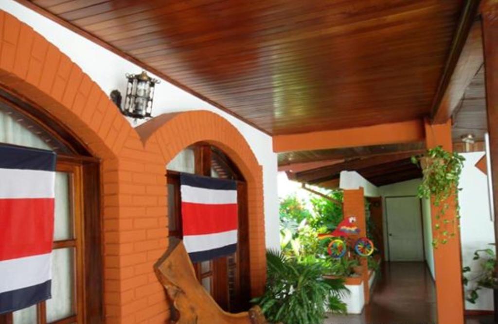 Hotel Jackie'S House Puntarenas Buitenkant foto
