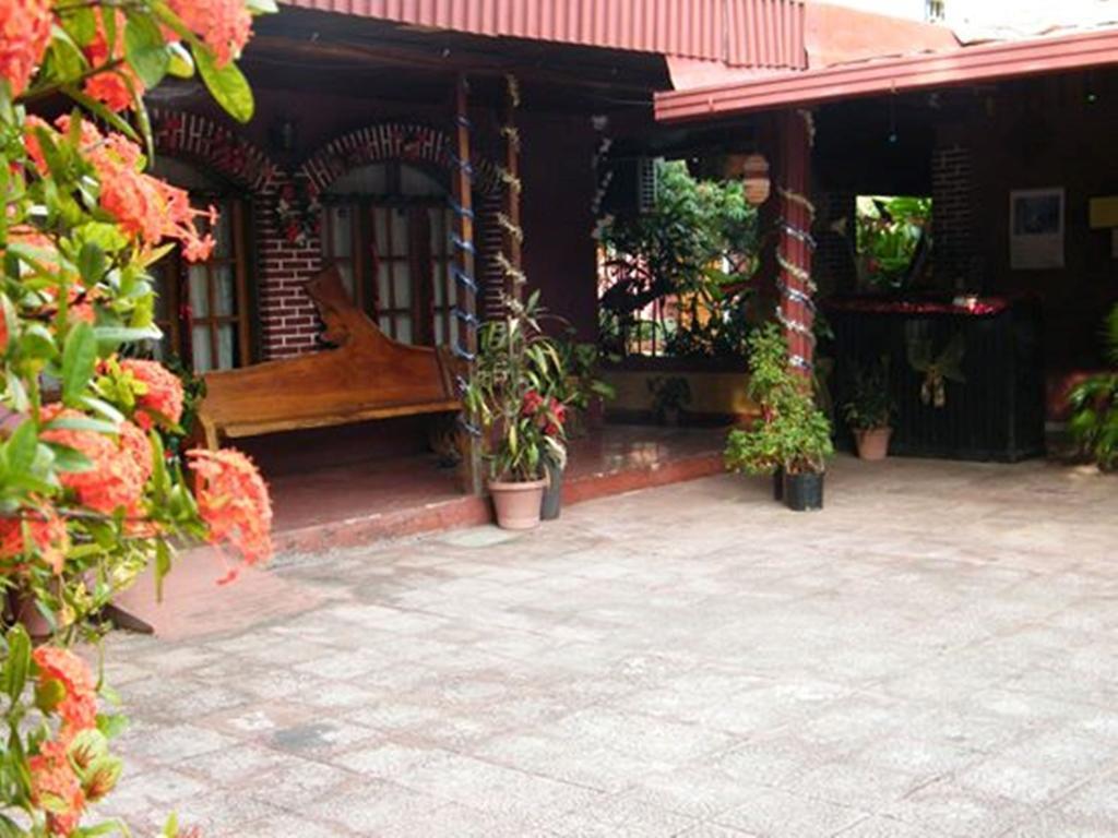Hotel Jackie'S House Puntarenas Buitenkant foto