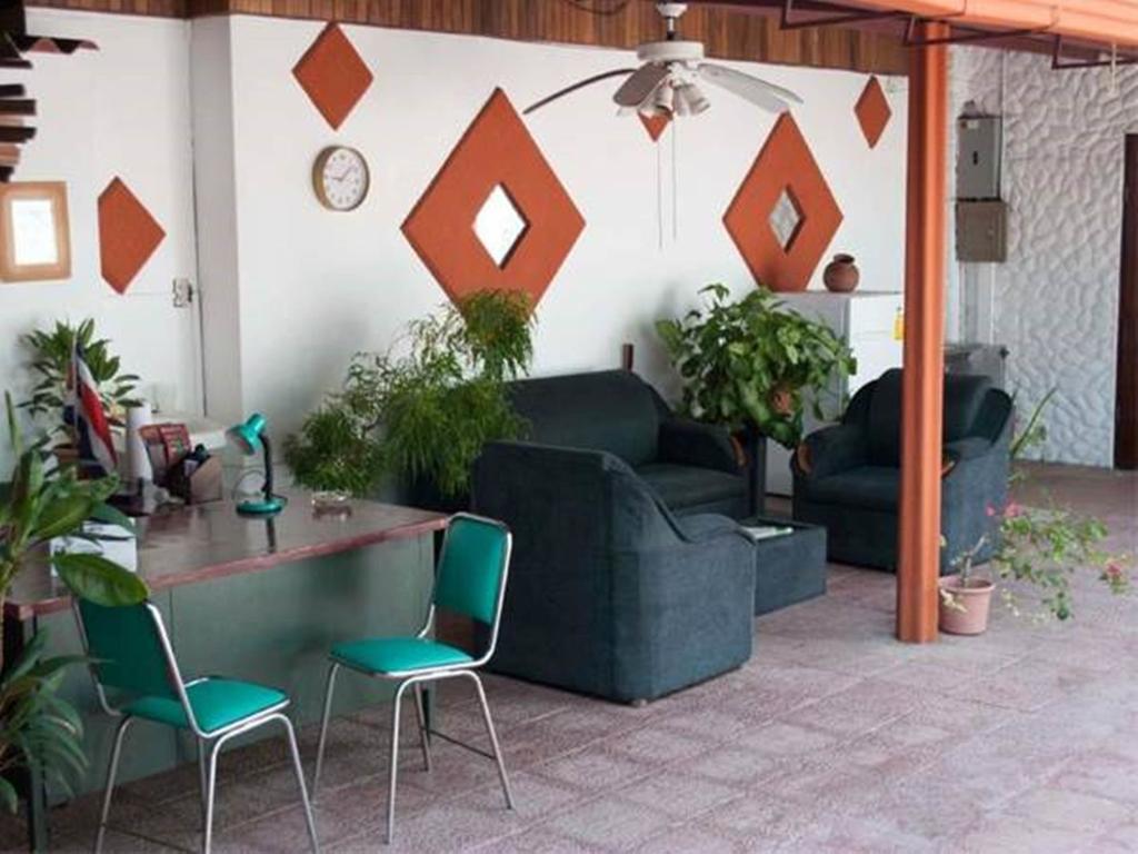 Hotel Jackie'S House Puntarenas Buitenkant foto