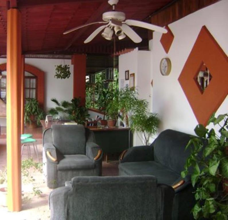 Hotel Jackie'S House Puntarenas Buitenkant foto